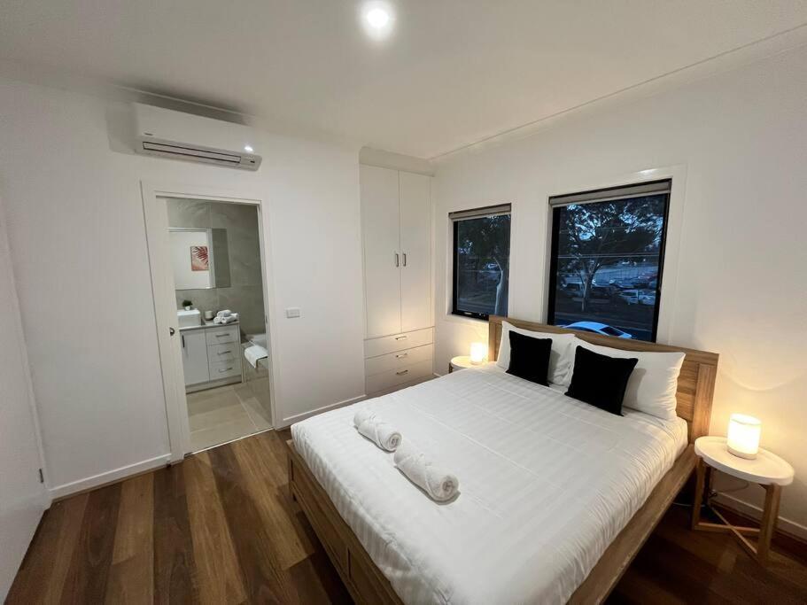 Brand New Modern 2 Bedroom Guesthouse At Airport! Melbourne Eksteriør bilde